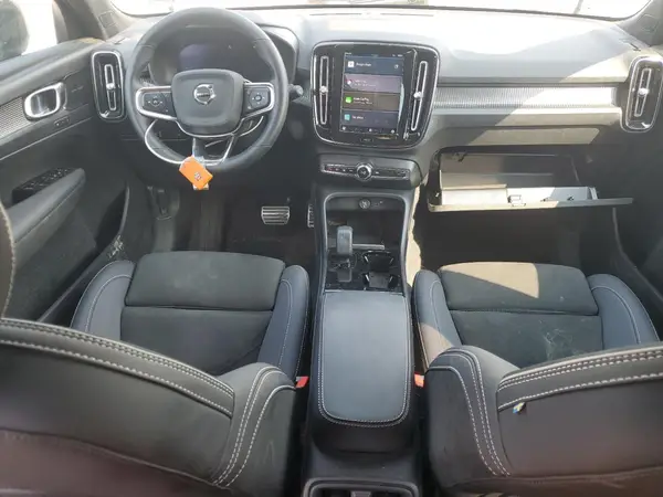 YV4ED3UBXN2709633 2022 VOLVO XC40 - Image 8