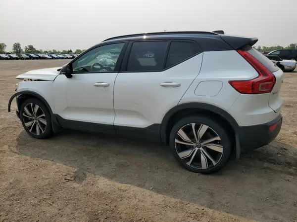YV4ED3UBXN2745502 2022 VOLVO XC40 - Image 2