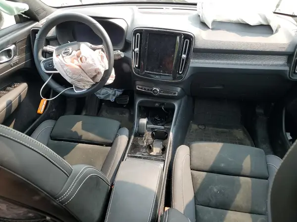 YV4ED3UBXN2745502 2022 VOLVO XC40 - Image 8