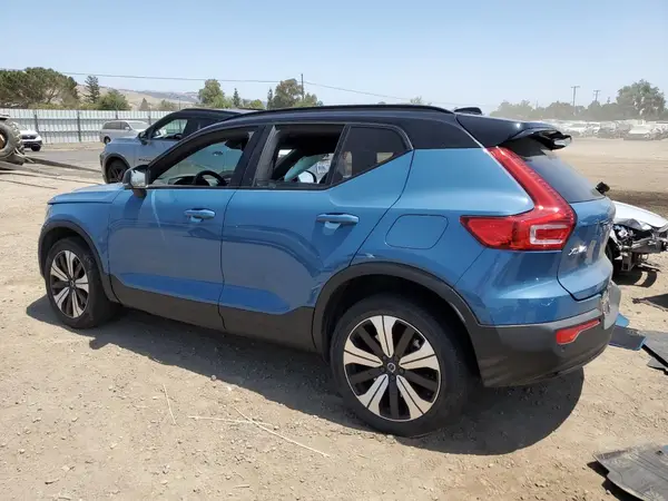 YV4ED3UL2P2070434 2023 VOLVO XC40 - Image 2