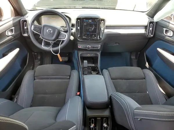 YV4ED3UL2P2070434 2023 VOLVO XC40 - Image 8