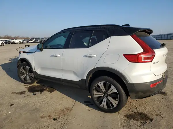 YV4ED3UL4P2017590 2023 VOLVO XC40 - Image 2