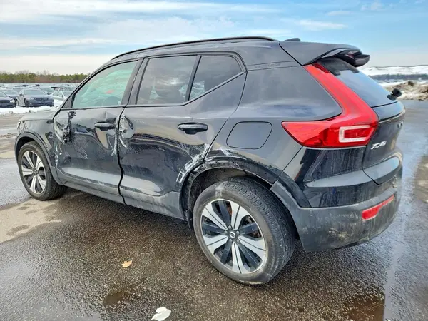 YV4ED3UL5P2107525 2023 VOLVO XC40 - Image 2