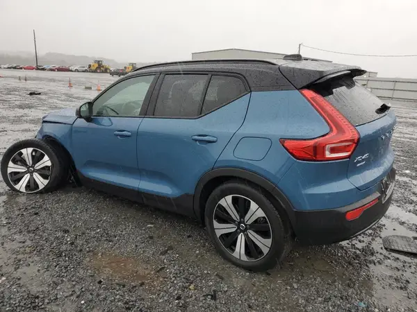 YV4ED3UL7P2094294 2023 VOLVO XC40 - Image 2