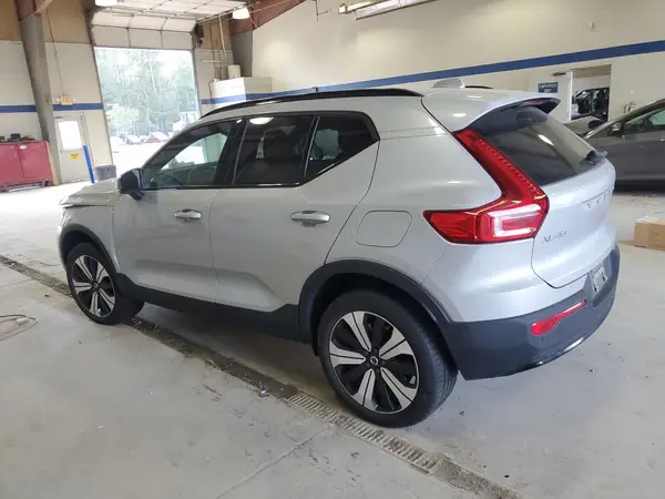 YV4ED3UL8P2037891 2023 VOLVO XC40 - Image 2