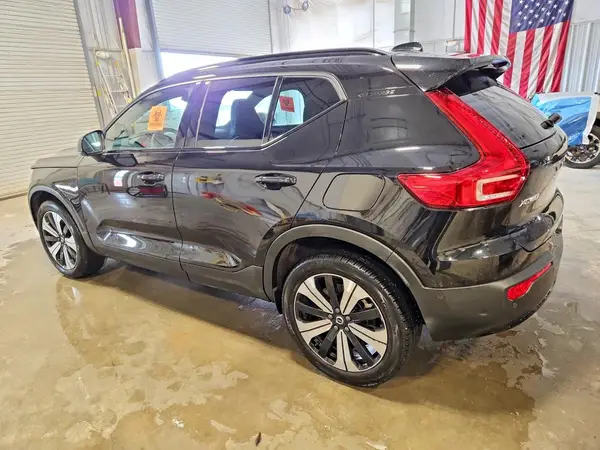 YV4ED3UL8P2979682 2023 VOLVO XC40 - Image 2