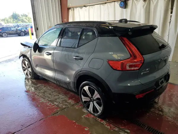 YV4ED3ULXPX037178 2023 VOLVO XC40 - Image 2
