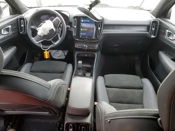 YV4ED3UM0P2018258 2023 VOLVO XC40 - Image 8
