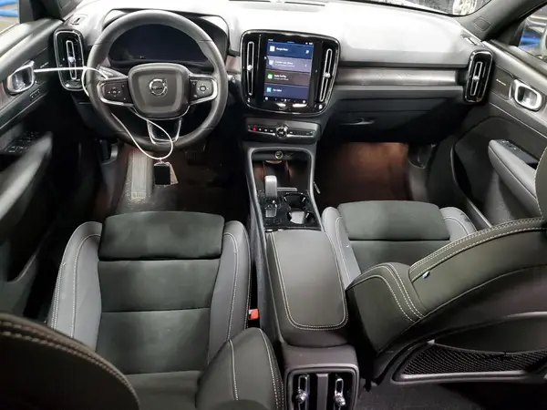 YV4ED3UM0P2049493 2023 VOLVO XC40 - Image 8