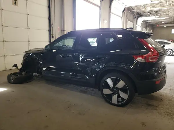 YV4ED3UM1P2079859 2023 VOLVO XC40 - Image 2