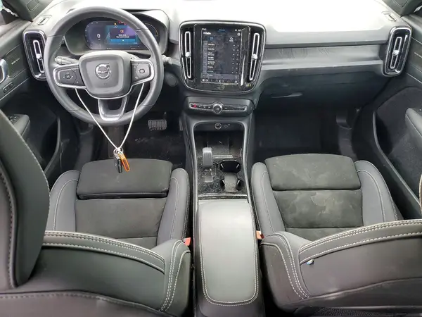 YV4ED3UM1P2087802 2023 VOLVO XC40 - Image 8