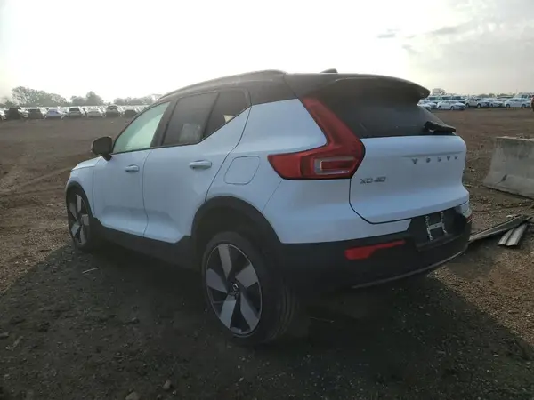 YV4ED3UM1P2098850 2023 VOLVO XC40 - Image 2