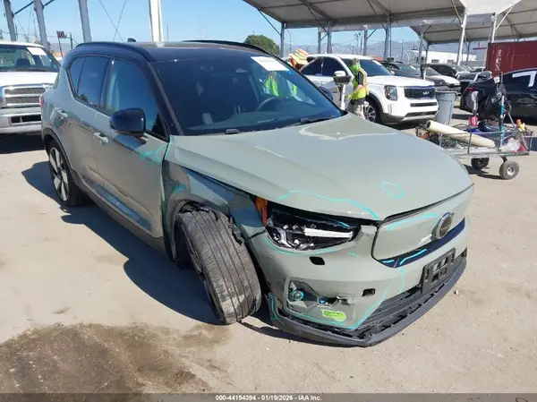 YV4ED3UM2P2086867 2023 VOLVO XC40 - Image 1