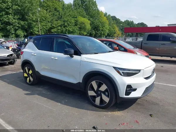 YV4ED3UM2P2962563 2023 VOLVO XC40 - Image 1