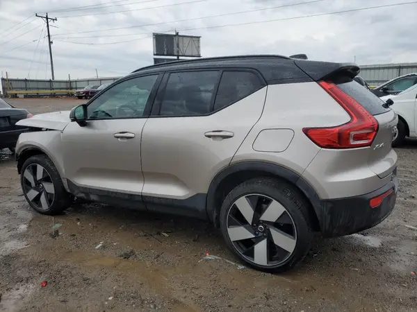 YV4ED3UM3P2966329 2023 VOLVO XC40 - Image 2