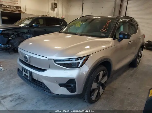 YV4ED3UM4P2052302 2023 VOLVO XC40 - Image 2