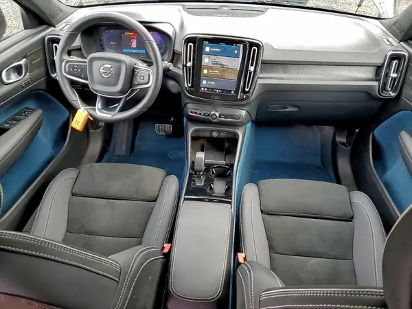 YV4ED3UM5P2023438 2023 VOLVO XC40 - Image 8