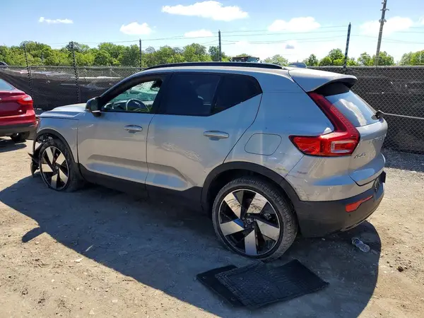 YV4ED3UM6P2961402 2023 VOLVO XC40 - Image 2