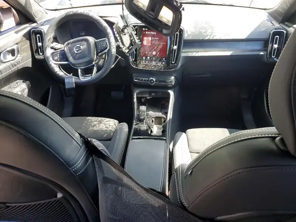 YV4ED3UM6P2961402 2023 VOLVO XC40 - Image 8