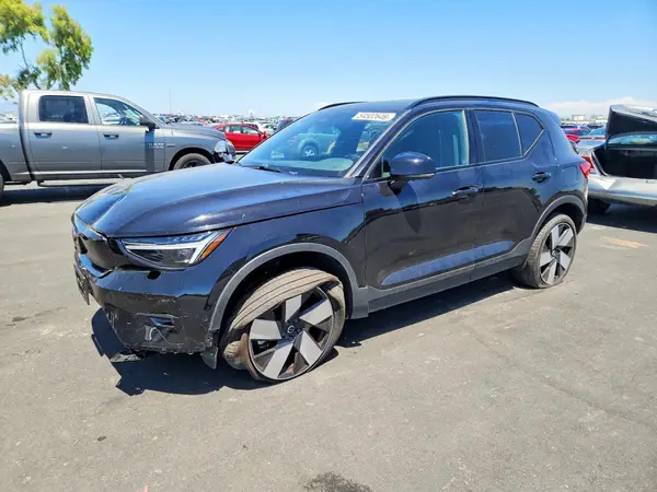 YV4ED3UM7P2080644 2023 VOLVO XC40 - Image 1