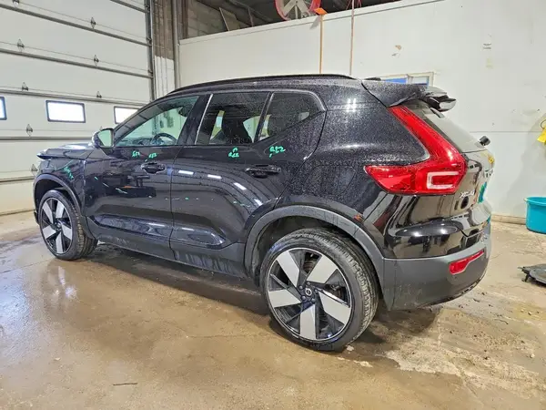 YV4ED3UM7P2096830 2023 VOLVO XC40 - Image 2