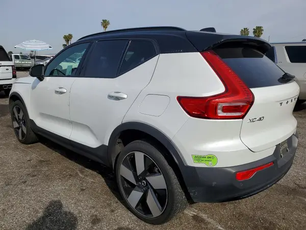 YV4ED3UM7P2955284 2023 VOLVO XC40 - Image 2