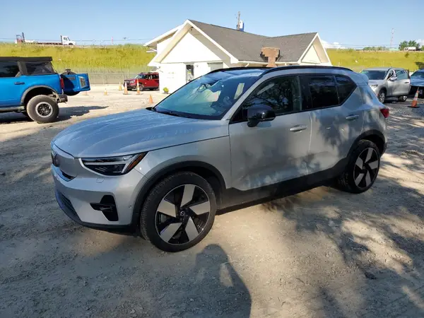 YV4ED3UM8P2946867 2023 VOLVO XC40 - Image 1