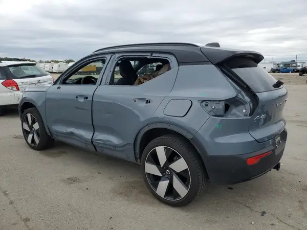 YV4ED3UM8P2961627 2023 VOLVO XC40 - Image 2