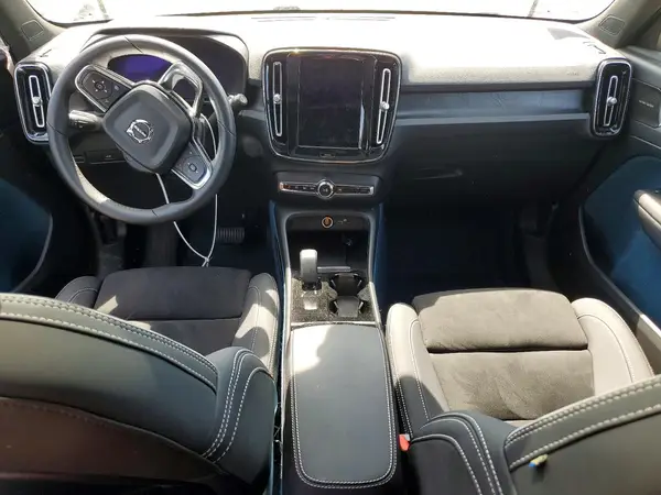 YV4ED3UM9P2094576 2023 VOLVO XC40 - Image 8