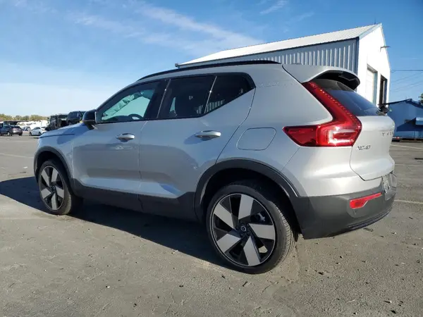 YV4ED3UM9P2948255 2023 VOLVO XC40 - Image 2