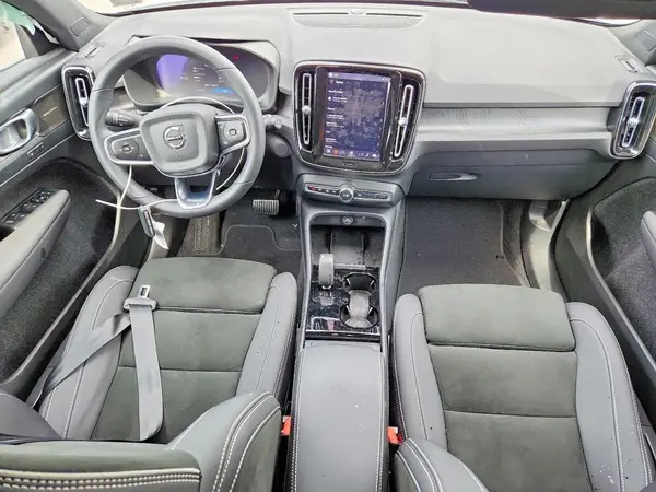 YV4ED3UMXP2023337 2023 VOLVO XC40 - Image 8