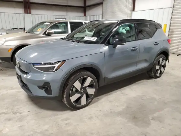 YV4ED3UMXP2077012 2023 VOLVO XC40 - Image 1