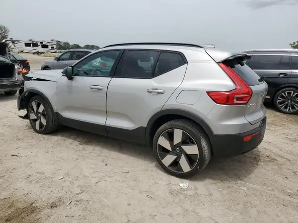 YV4ED3UMXP2945977 2023 VOLVO XC40 - Image 2