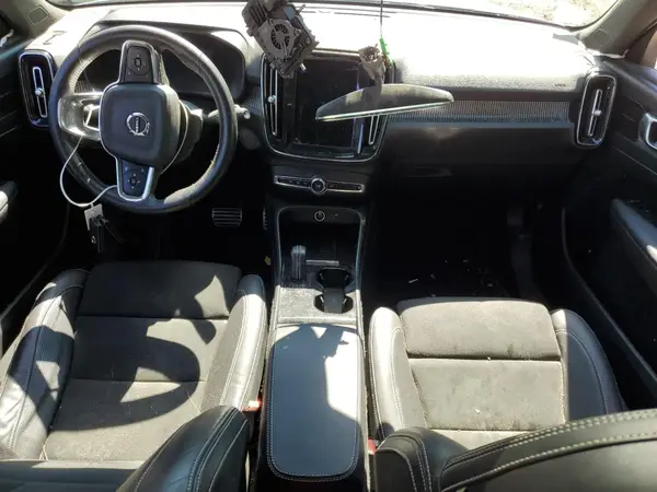 YV4ED3UR0M2458987 2021 VOLVO XC40 - Image 8