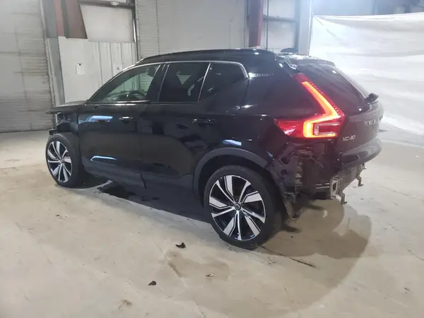 YV4ED3UR0M2582001 2021 VOLVO XC40 - Image 2