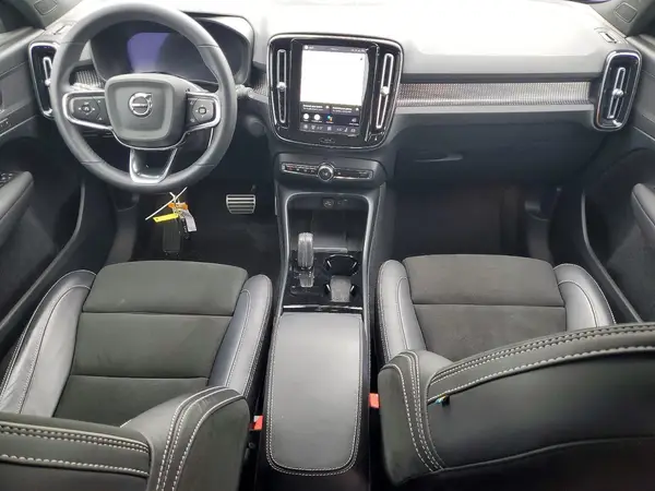 YV4ED3UR0N2654736 2022 VOLVO XC40 - Image 8