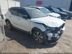 YV4ED3UR0N2772138 2022 VOLVO XC40