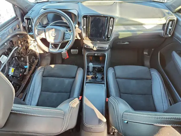 YV4ED3UR2M2573980 2021 VOLVO XC40 - Image 8