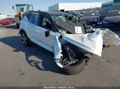 YV4ED3UR2N2644581 2022 VOLVO XC40