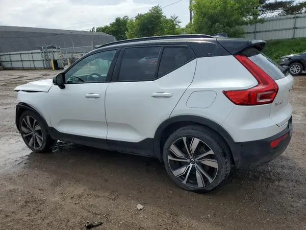 YV4ED3UR2N2673269 2022 VOLVO XC40 - Image 2