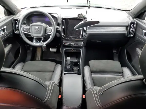 YV4ED3UR2N2674275 2022 VOLVO XC40 - Image 8