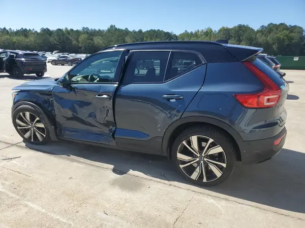 YV4ED3UR2N2716783 2022 VOLVO XC40 - Image 2