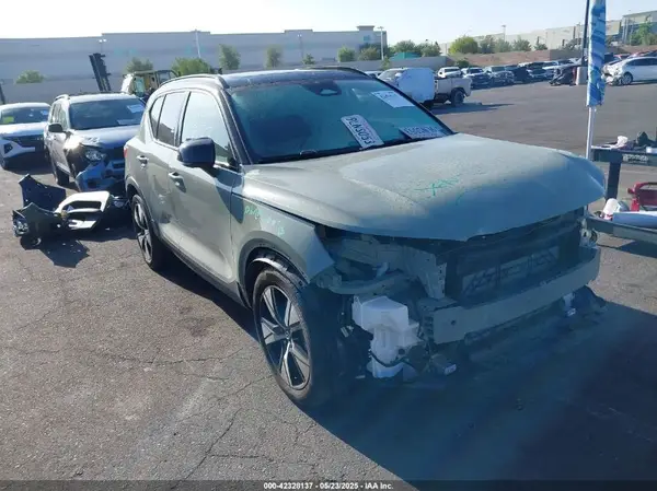 YV4ED3UR3M2547274 2021 VOLVO XC40 - Image 1