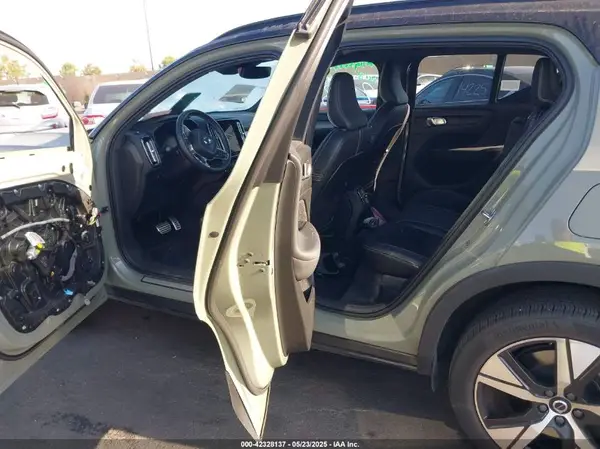 YV4ED3UR3M2547274 2021 VOLVO XC40 - Image 8