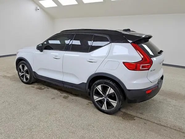 YV4ED3UR3M2588147 2021 VOLVO XC40 - Image 2