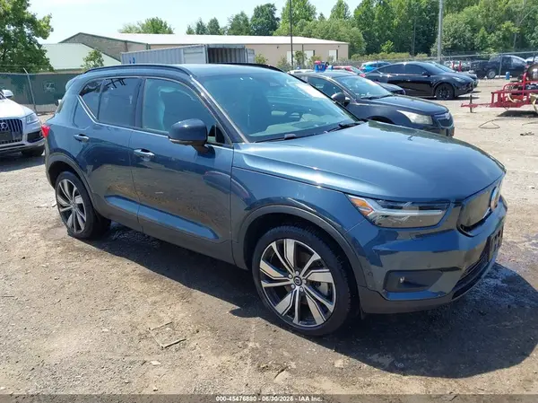 YV4ED3UR3N2705159 2022 VOLVO XC40 - Image 1