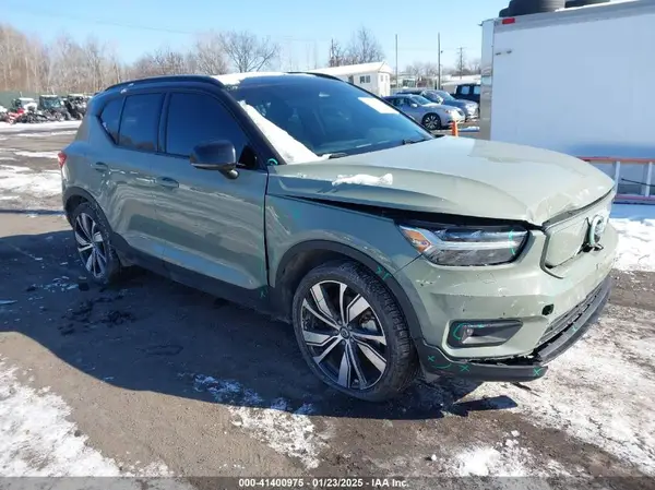 YV4ED3UR4M2525090 2021 VOLVO XC40 - Image 1