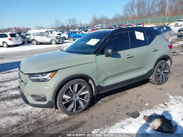 YV4ED3UR4M2525090 2021 VOLVO XC40 - Image 2