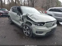 YV4ED3UR4M2525316 2021 VOLVO XC40
