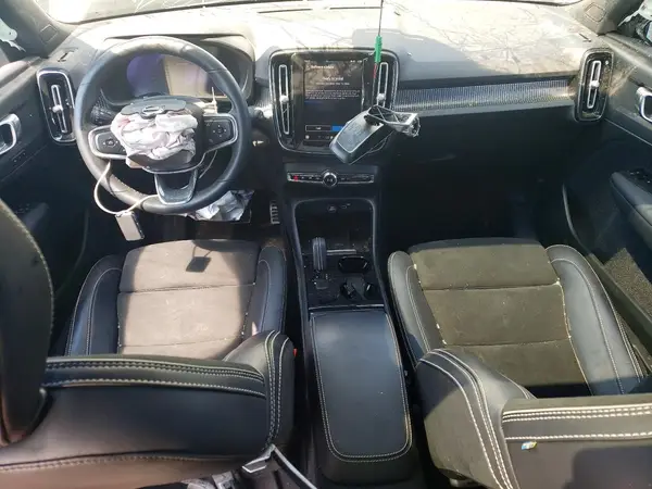 YV4ED3UR4N2685911 2022 VOLVO XC40 - Image 8